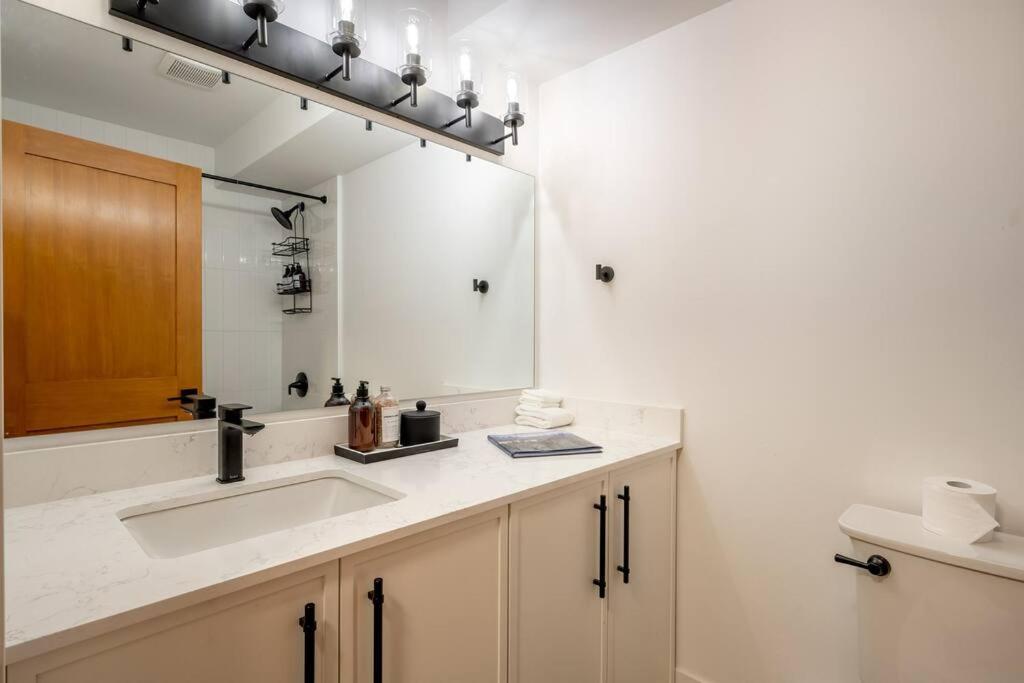 Powder & Pines Luxury Suite Whistler Eksteriør billede